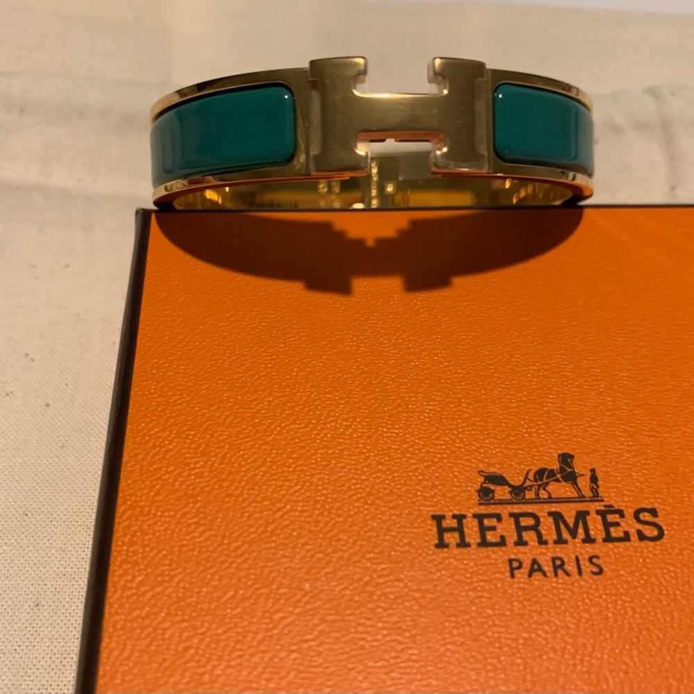 BNIB hermes clic clac t1 sold out color!!